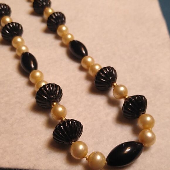 Stylish Black and Cream Beaded Necklace - Picture 3 of 9